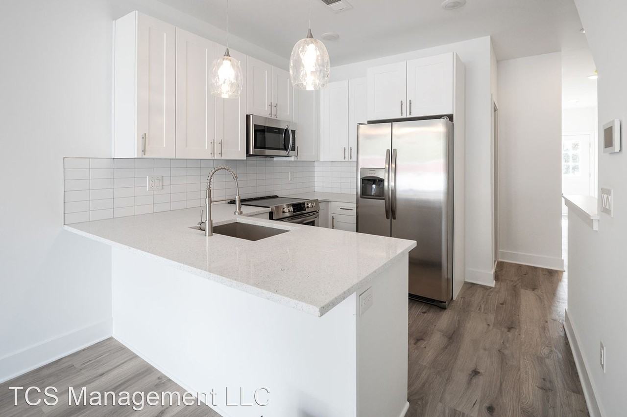 2032 E Susquehanna Ave - Photo 3 of 32