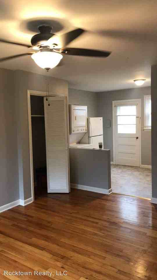 124 New York Ave - Photo 3 of 7