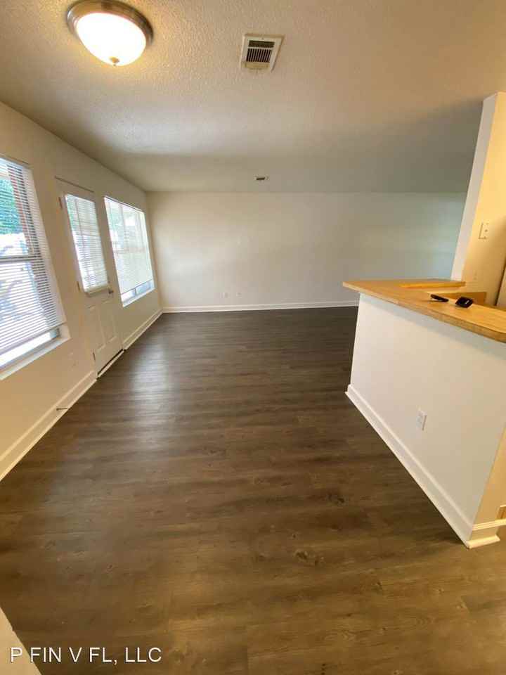 22 Arva Ct - Photo 3 of 14