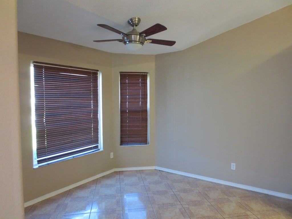 1809 Tarah Trace Dr - Photo 3 of 15