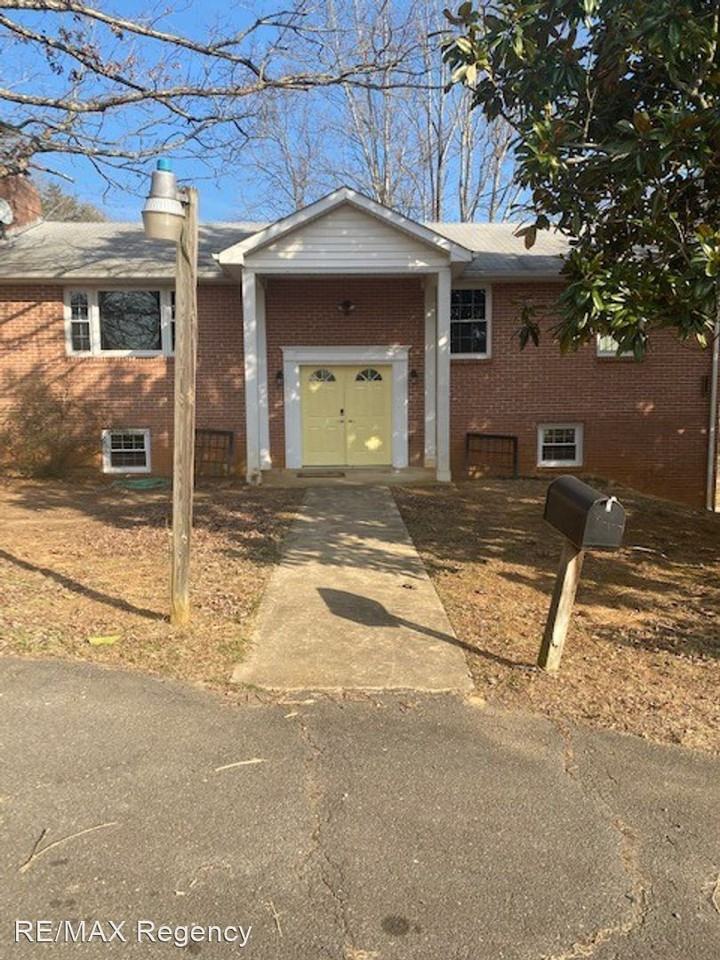 2037 Riley Rd - Photo 2 of 18