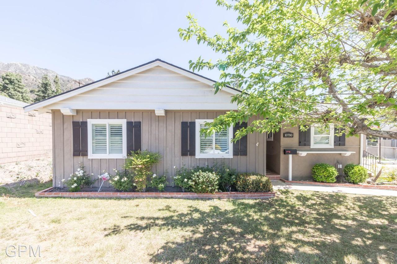 10780 Deliban St - Photo 2 of 22