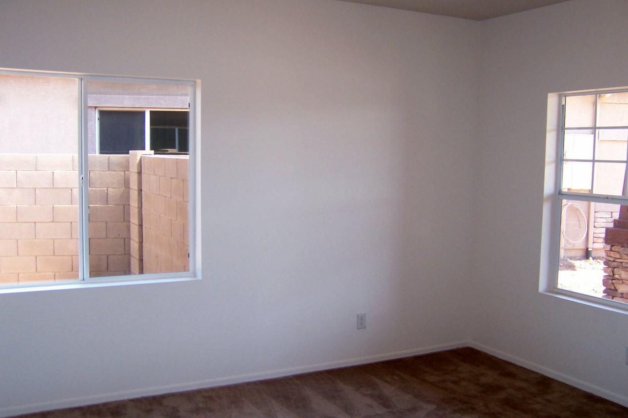 690 N Blanco Ct - Photo 2 of 7