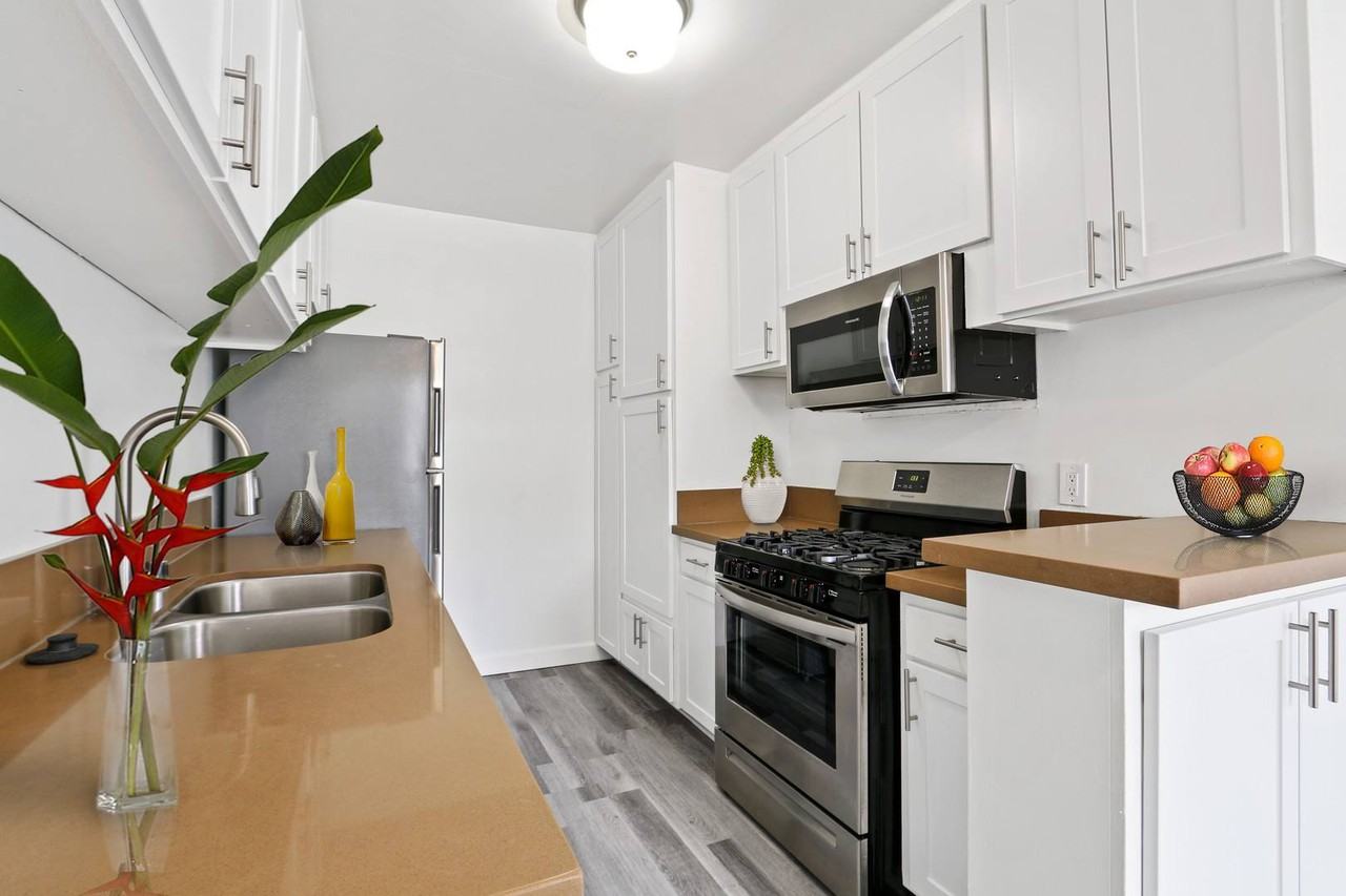 Camden Avenue - Photo 6 of 45