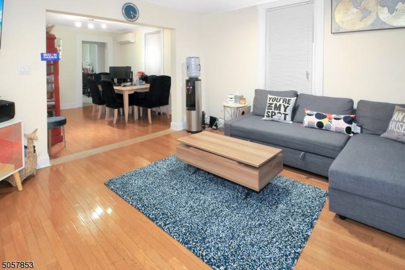 247 Franklin St - Photo 3 of 15