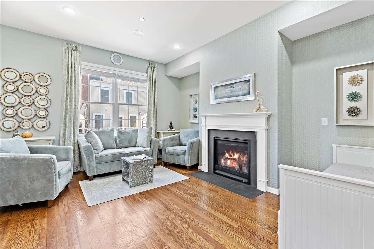 5 Roosevelt Dr - Photo 2 of 15