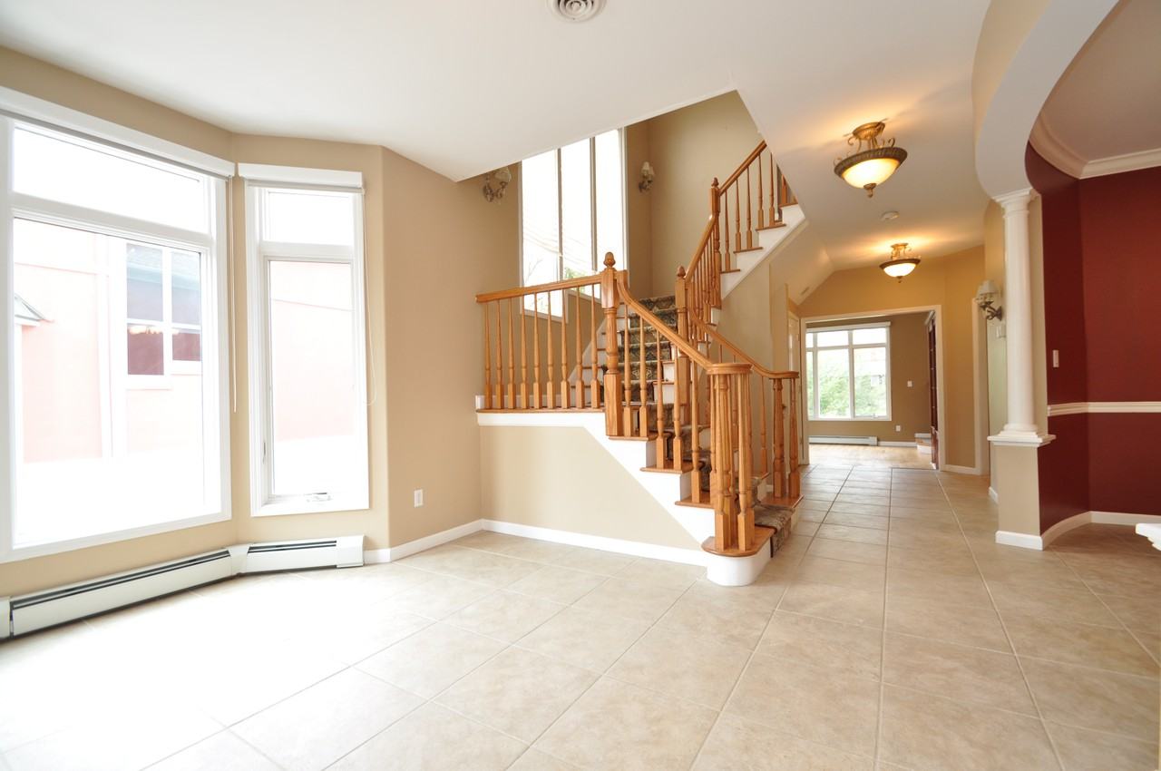 152 Brownstone Ct - Photo 2 of 22