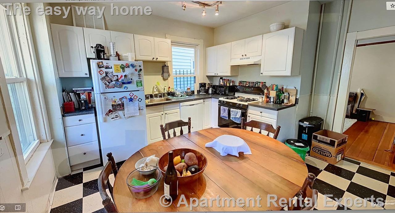 376 Washington St #1