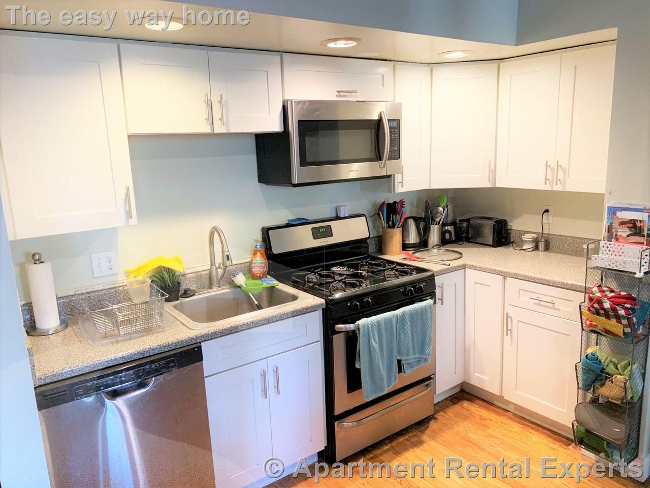 108 Central St #1R - Photo 4 of 10