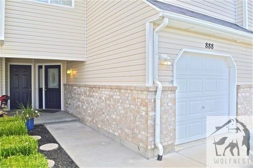 888 N 1125 W - Photo 2 of 19
