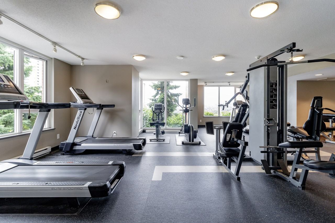 9001 Cameron St - Photo 3 of 15