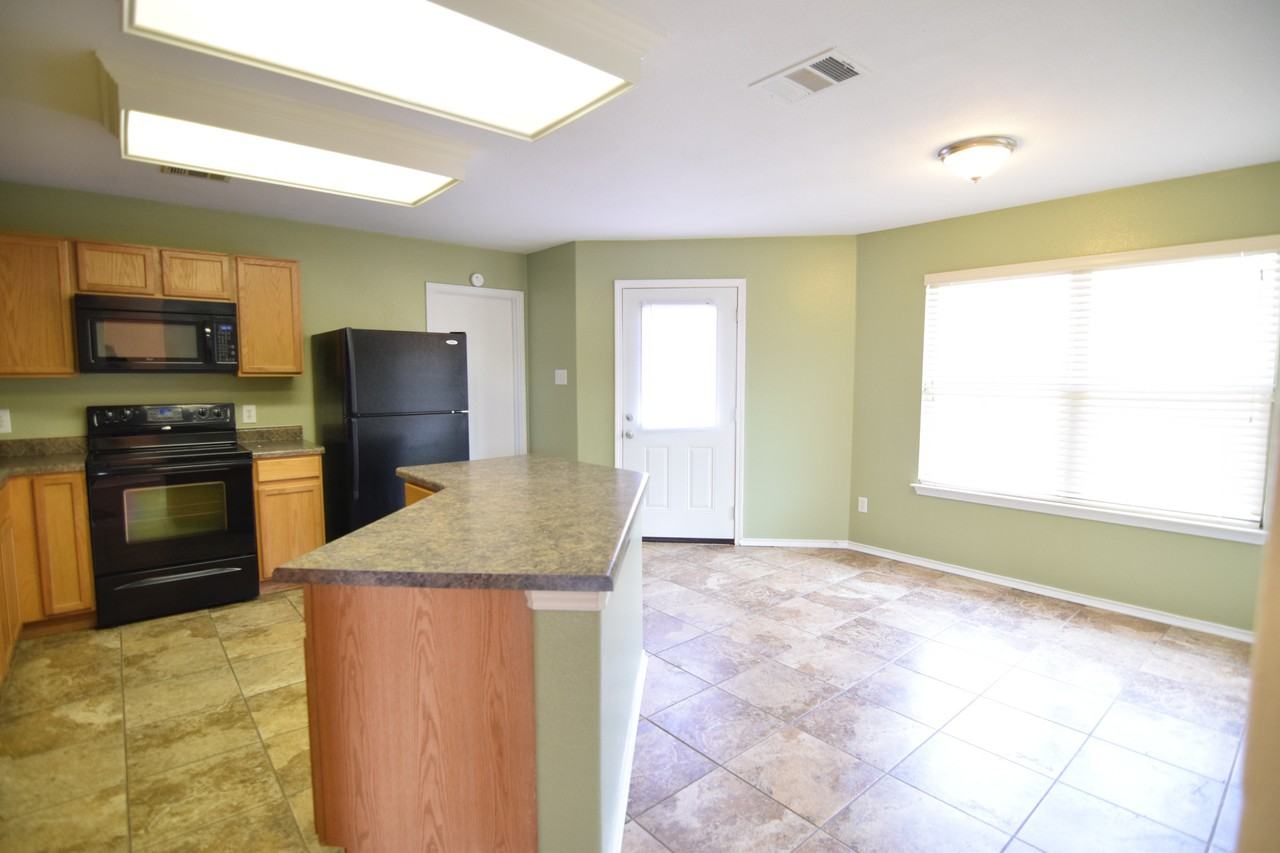 411 Sunrise Blf - Photo 5 of 19