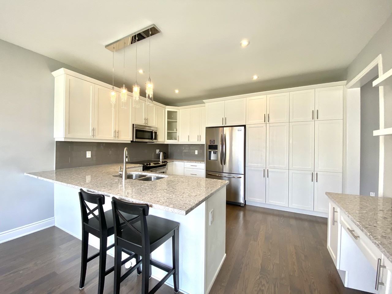 333 Meadowbreeze Dr - Photo 3 of 12