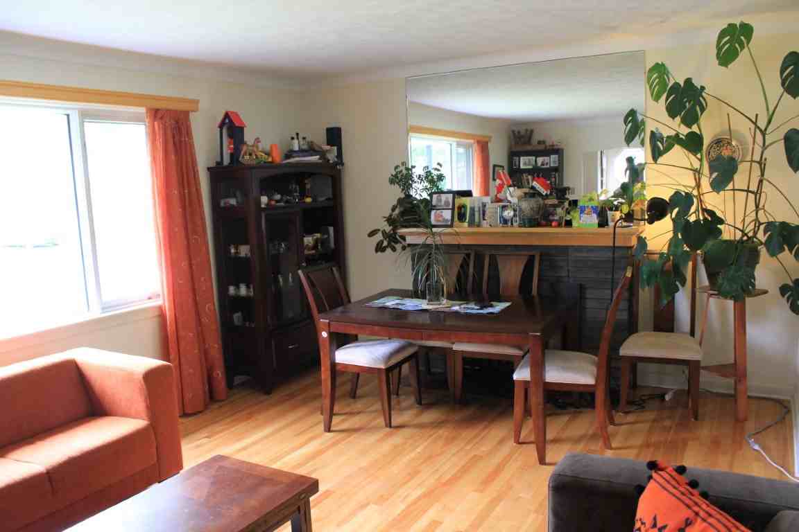 1209 Checkers Rd - Photo 3 of 19