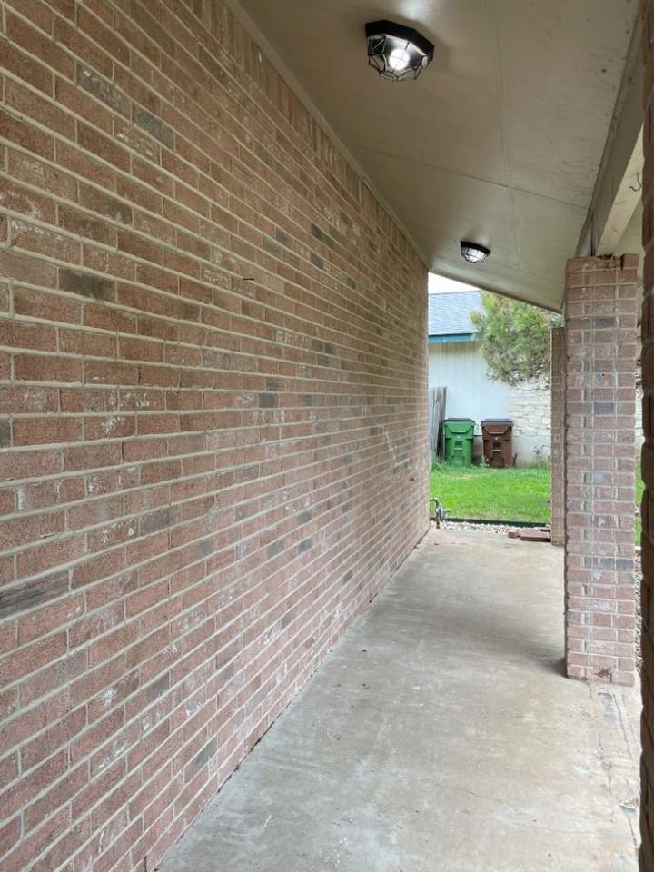 1704 Zimmerman Ln - Photo 3 of 33