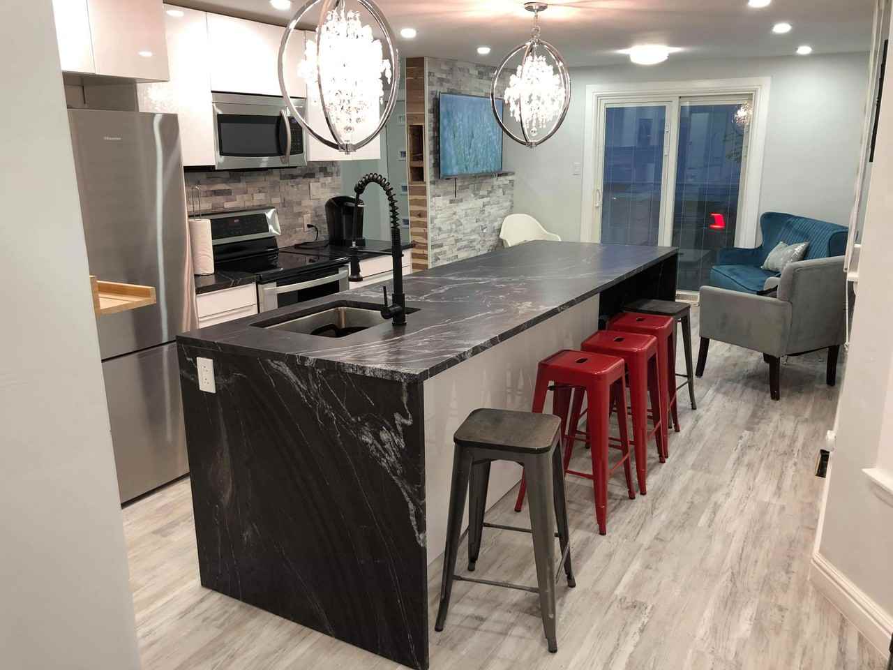 1468 Wyandotte St E #Main - Photo 3 of 22