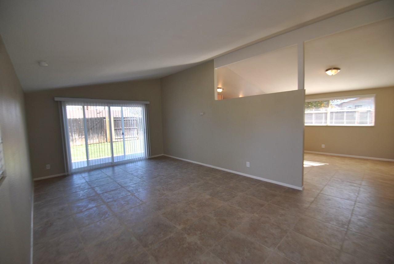 3375 Arrowhead St - Photo 3 of 5