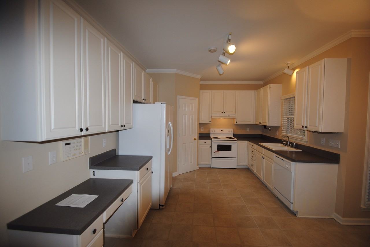 401 Loblolly Dr - Photo 3 of 10