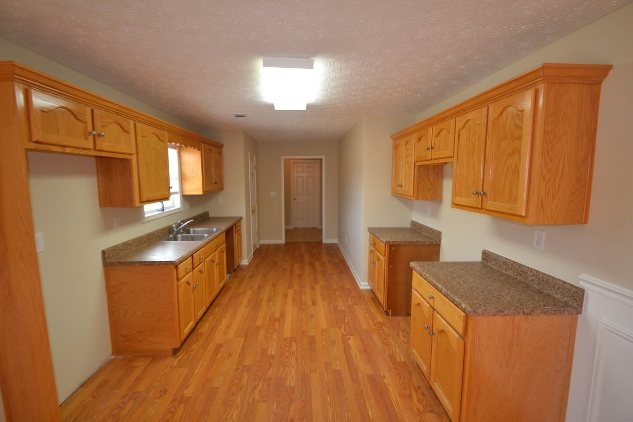 243 Strong Rd - Photo 3 of 7