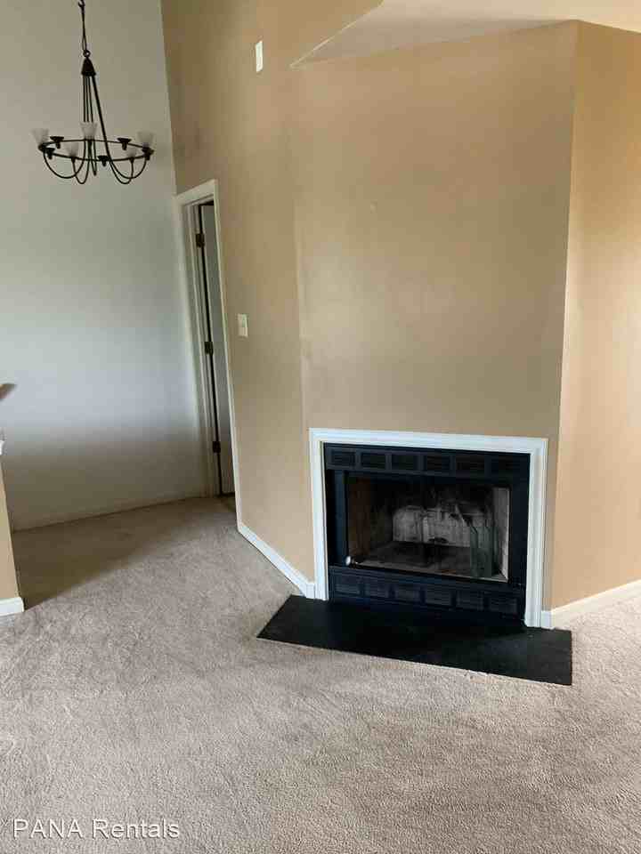 308 Peters Way - Photo 3 of 12