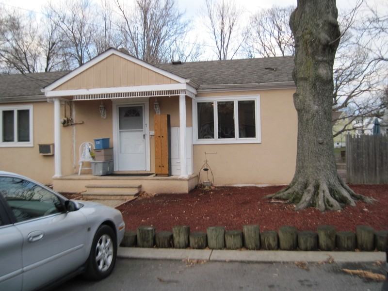 7 Everson Pl - Photo 2 of 7