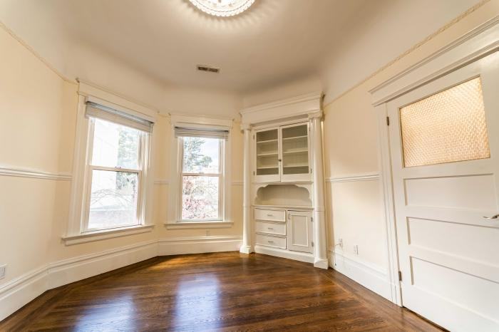 2947 Steiner St - Photo 3 of 7