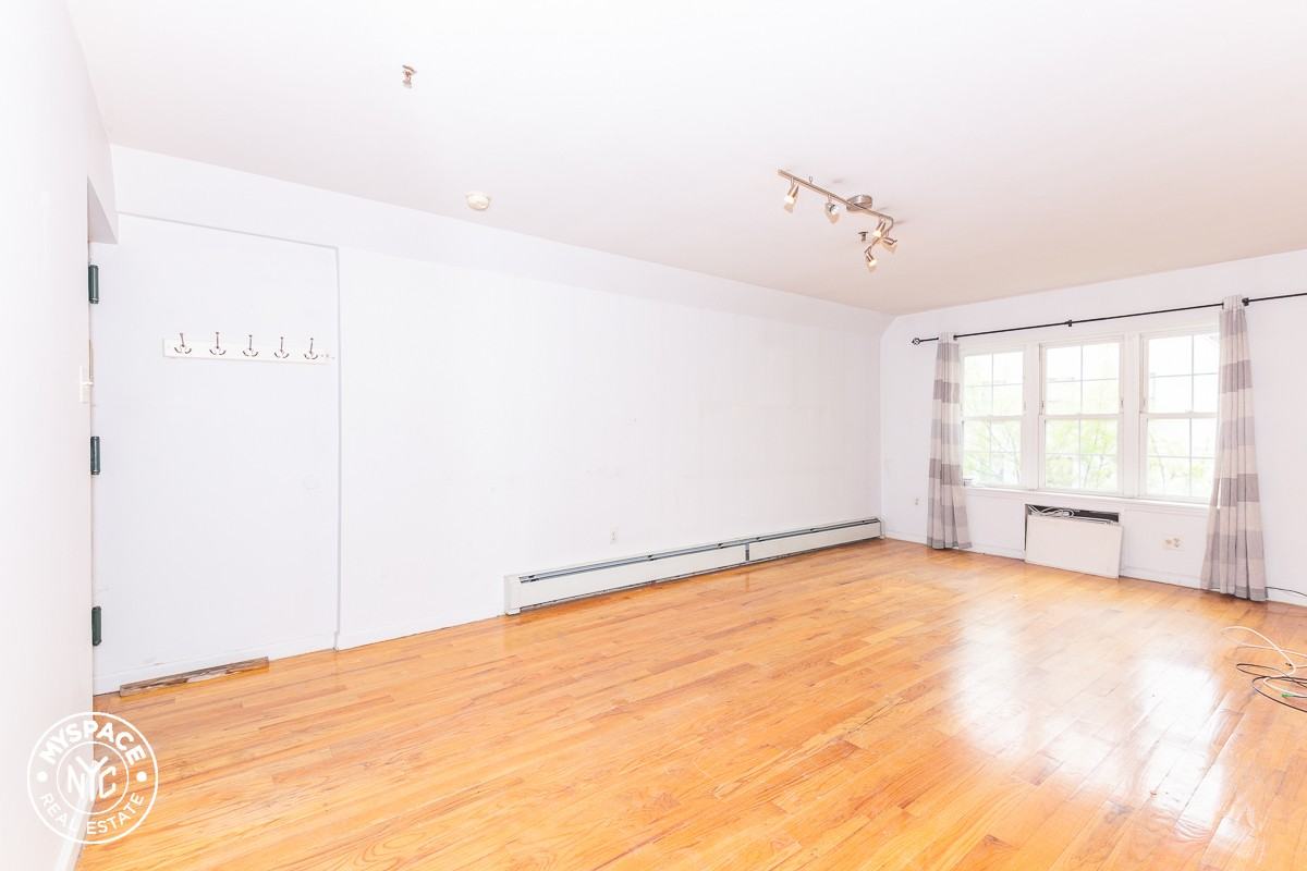 181 Greenpoint Ave #3F - Photo 2 of 10