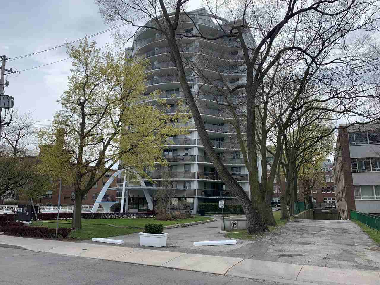 44 Walmer Road #902