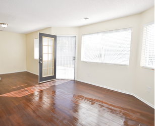 711 Paulsen Cir - Photo 2 of 13