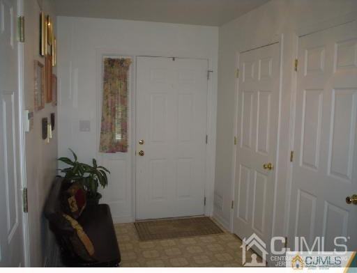 16 Parkside Dr - Photo 2 of 10