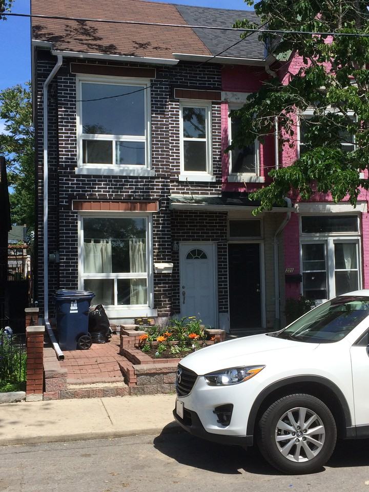 Lansdowne Ave & Dundas St W