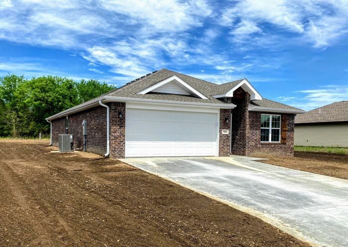 601 Nicholas Ln - Photo 2 of 13