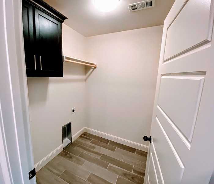 601 Nicholas Ln - Photo 3 of 13