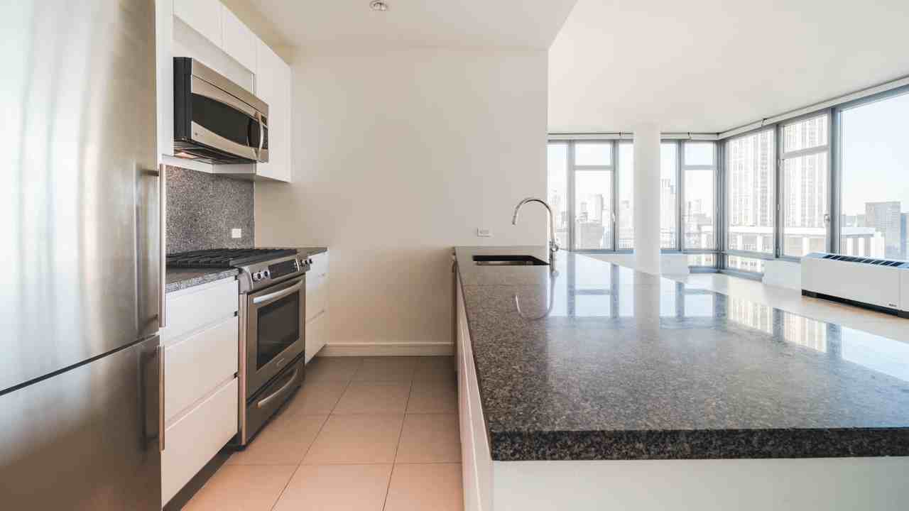 Beatrice - Photo 4 of 54