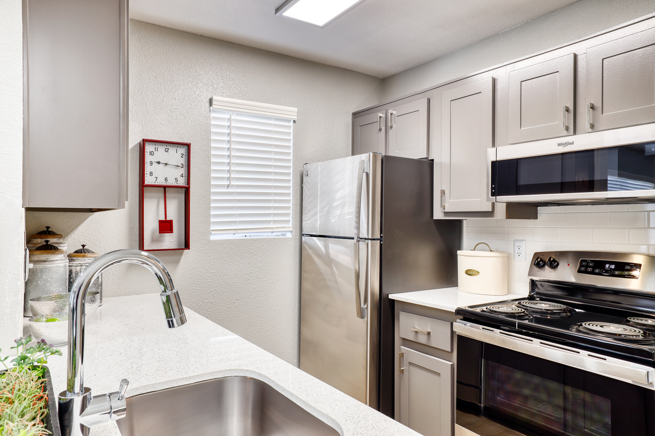 Jerome Apartments - Photo 2 of 27