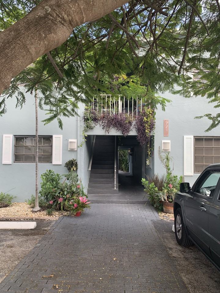 921 NE 16TH STUnit 1A #1A - Photo 6 of 6