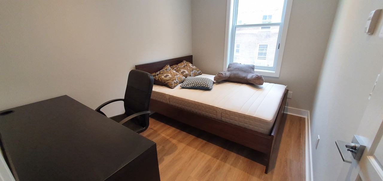 2205 Rue Saint-Marc #4 - Photo 2 of 6