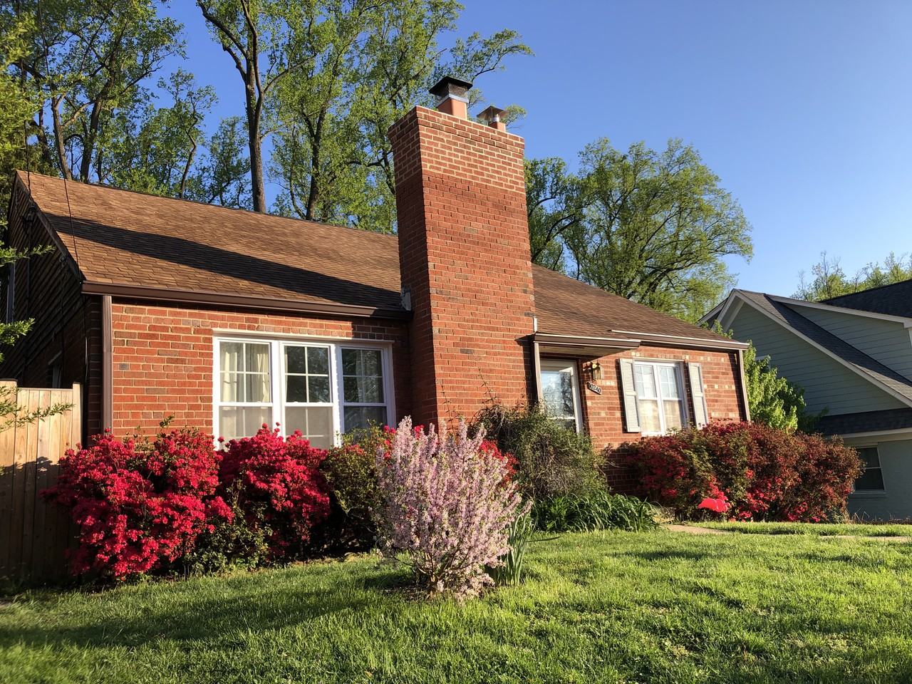 10240 Parkwood Dr - Photo 2 of 14