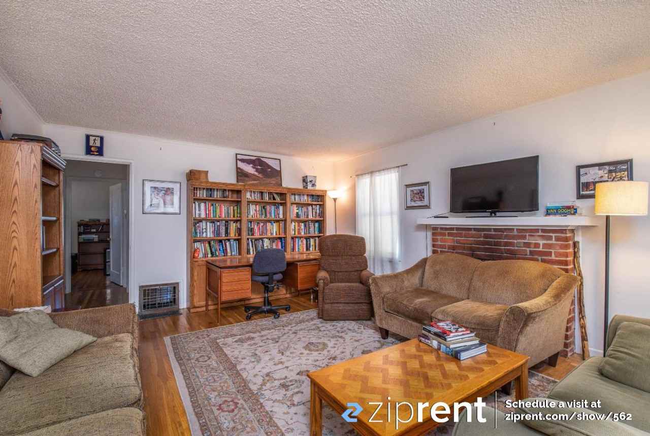 1305 Lawrence St - Photo 2 of 10