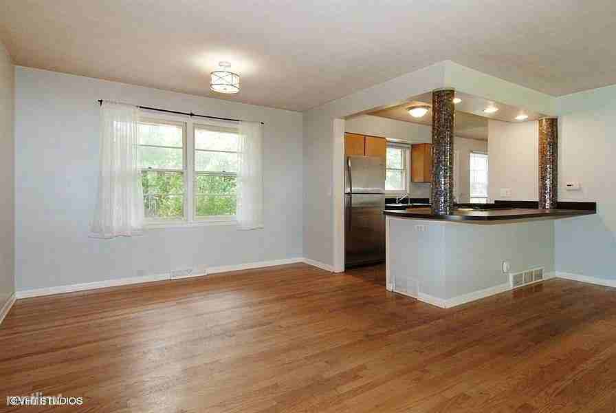 109 Sandalwood Dr - Photo 2 of 9