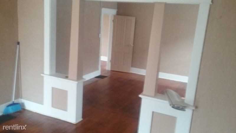 1122 Madeline St - Photo 3 of 8