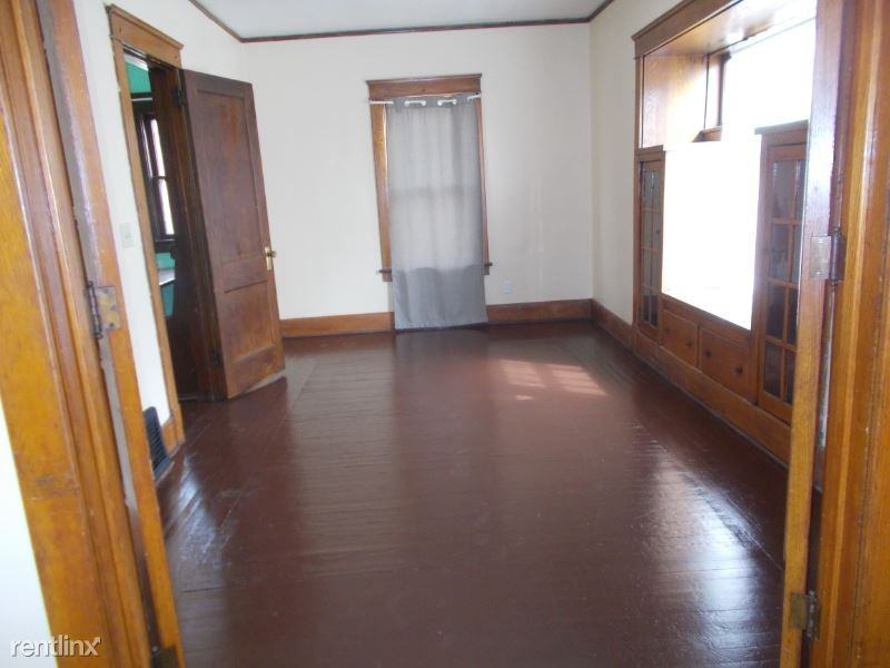 820 Prospect Ave Nw - Photo 2 of 33