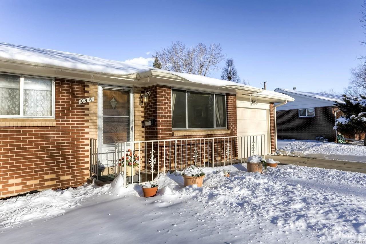 648 S Quentin St - Photo 2 of 17