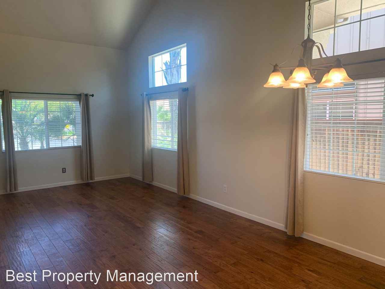 1719 Corte Vista St - Photo 3 of 20