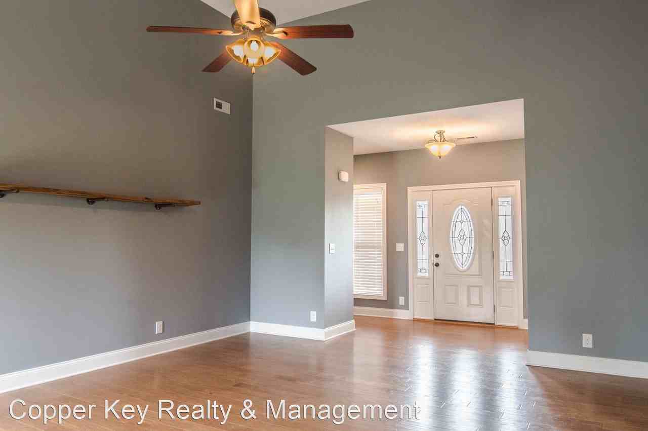 1394 Langdale Ct - Photo 3 of 15