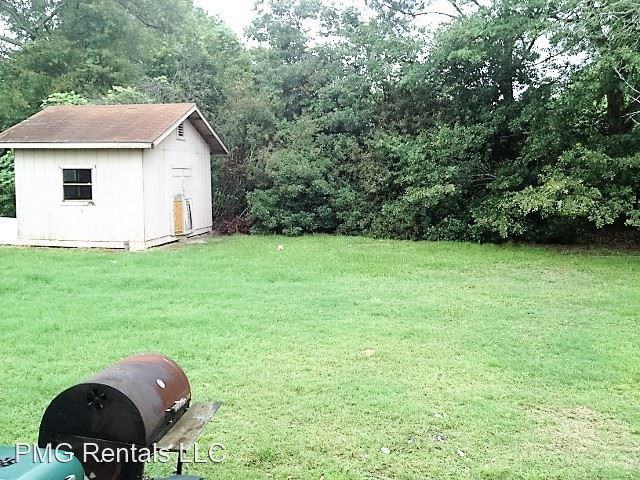 109 Maple Dr - Photo 3 of 12