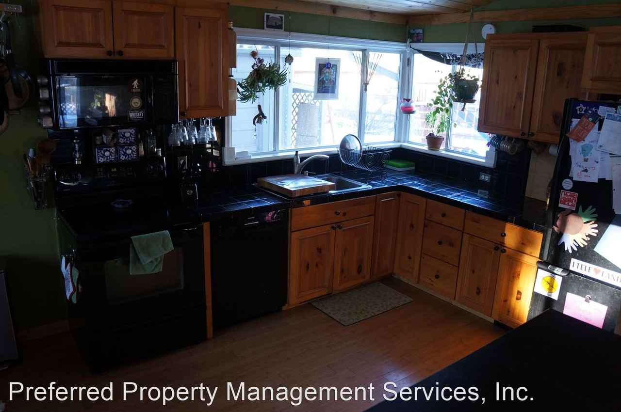 4430 Acoma Rd - Photo 2 of 11