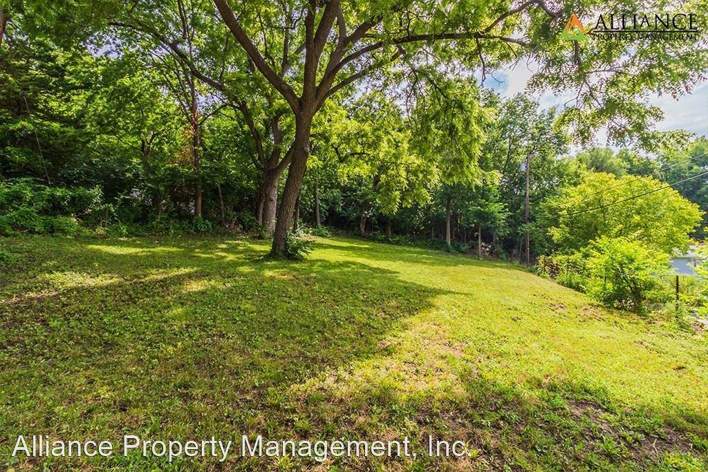 1312 N 8th St - Photo 3 of 24