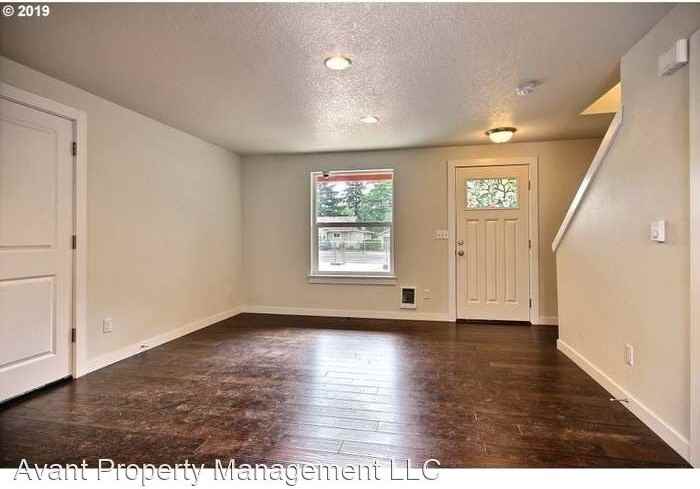 3223 SE 122nd ave - Photo 3 of 13