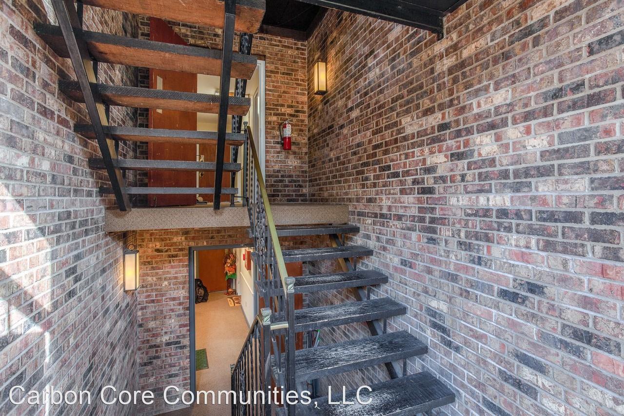 300 Highway Ave - Photo 3 of 8